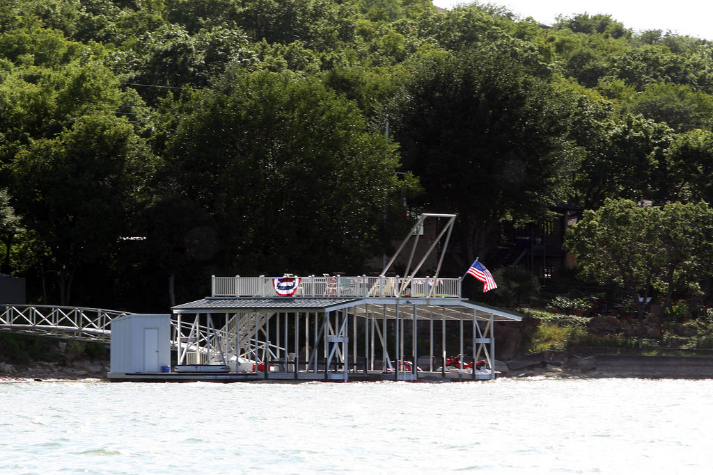 pictures/LakeHouse/NewDock/JAM_2119.jpg