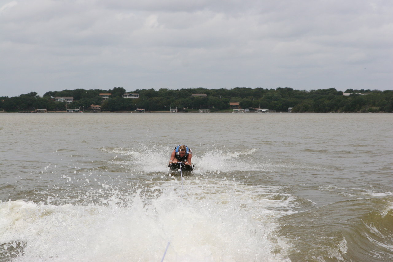 pictures/LakeHouse/alex2/day2/alex_n_friends_day2_0054.jpg