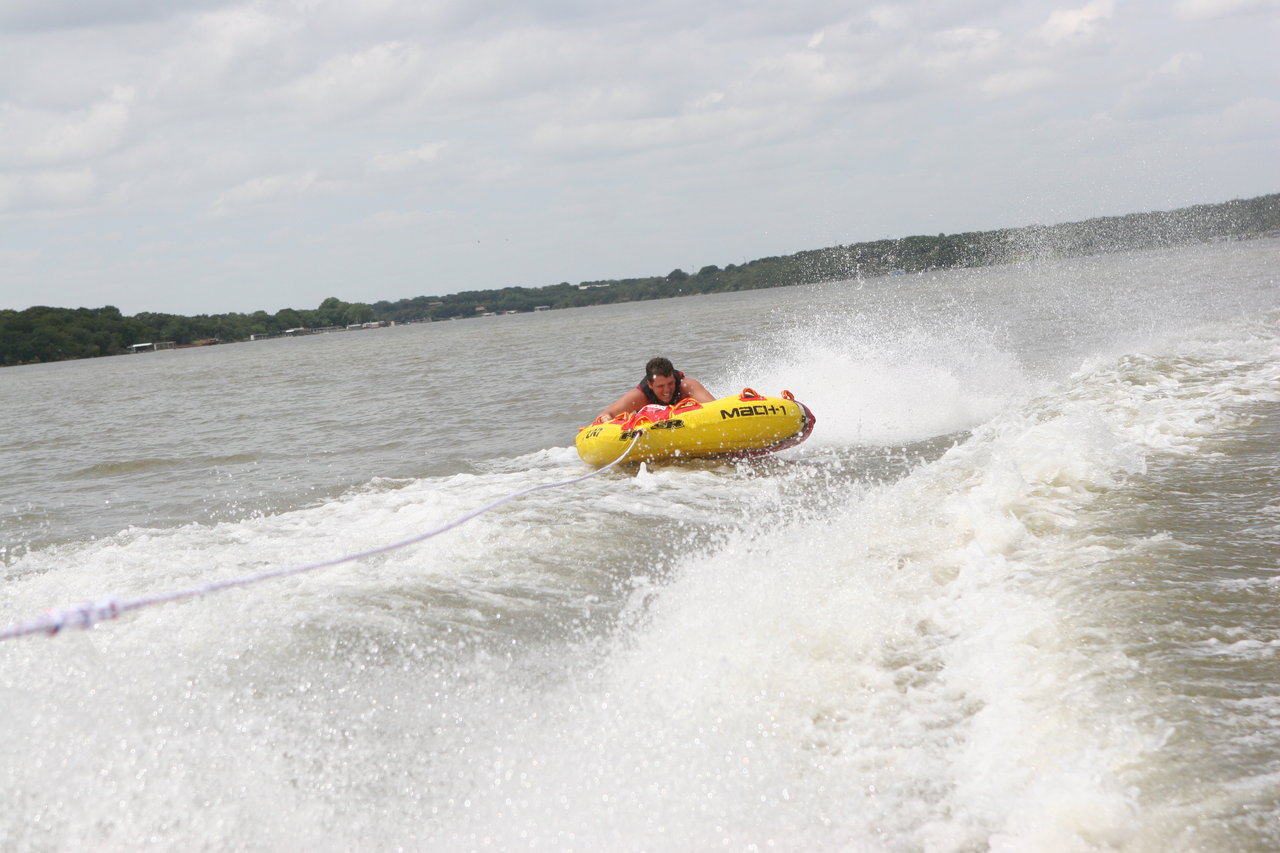 pictures/LakeHouse/alex2/day2/alex_n_friends_day2_0294.jpg
