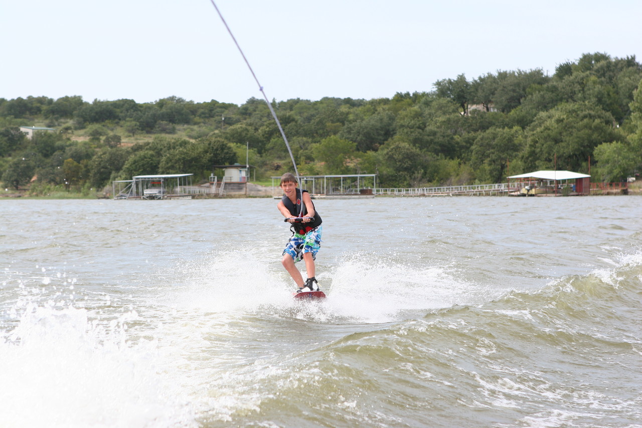 pictures/LakeHouse/wake/wakeboard1_0028.jpg