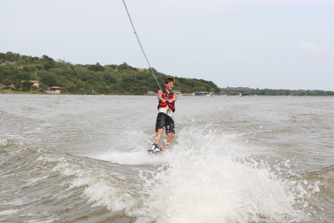 pictures/LakeHouse/wake/wakeboard1_0066.jpg