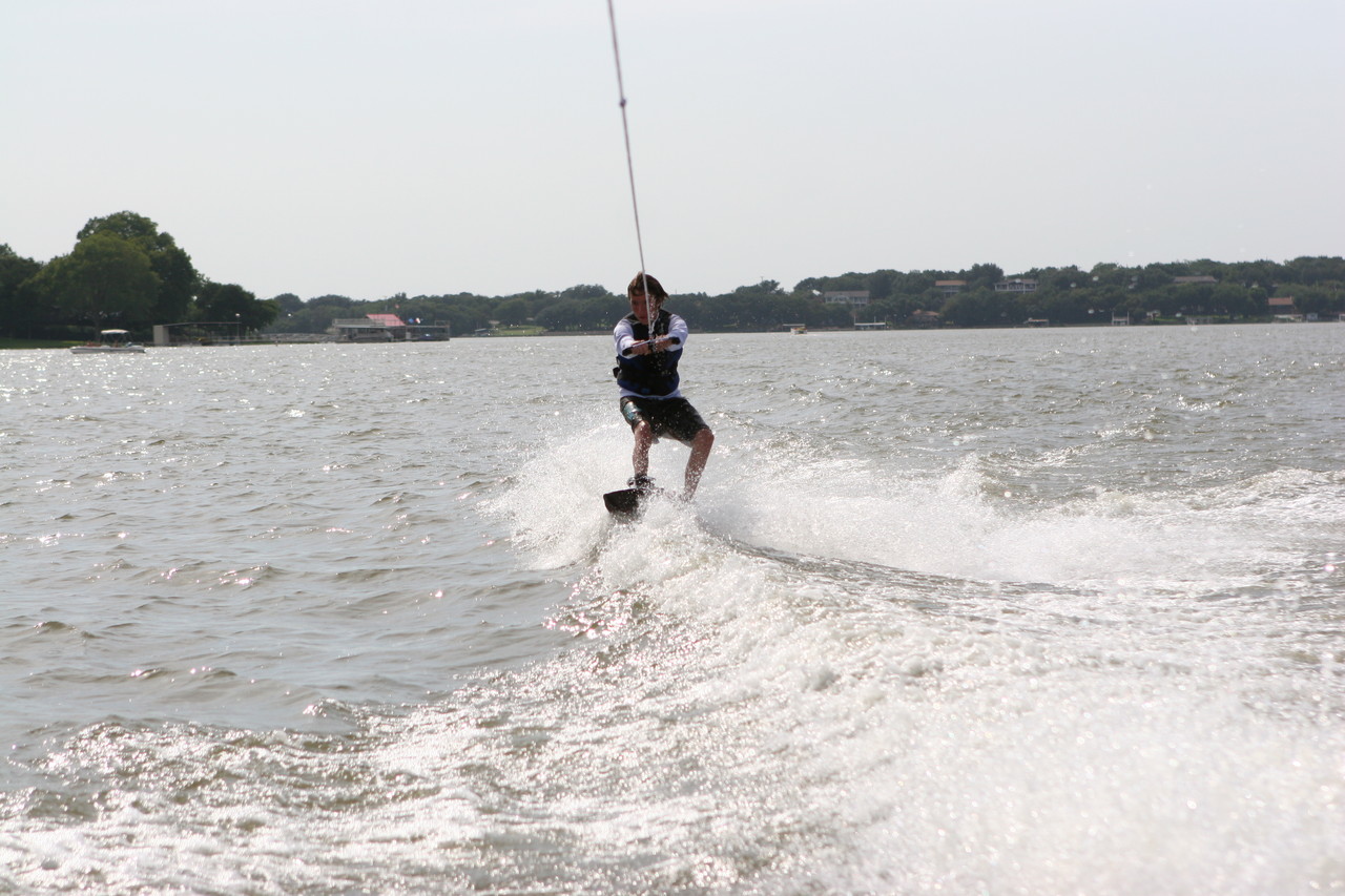 pictures/LakeHouse/wake/wakeboard1_0144.jpg