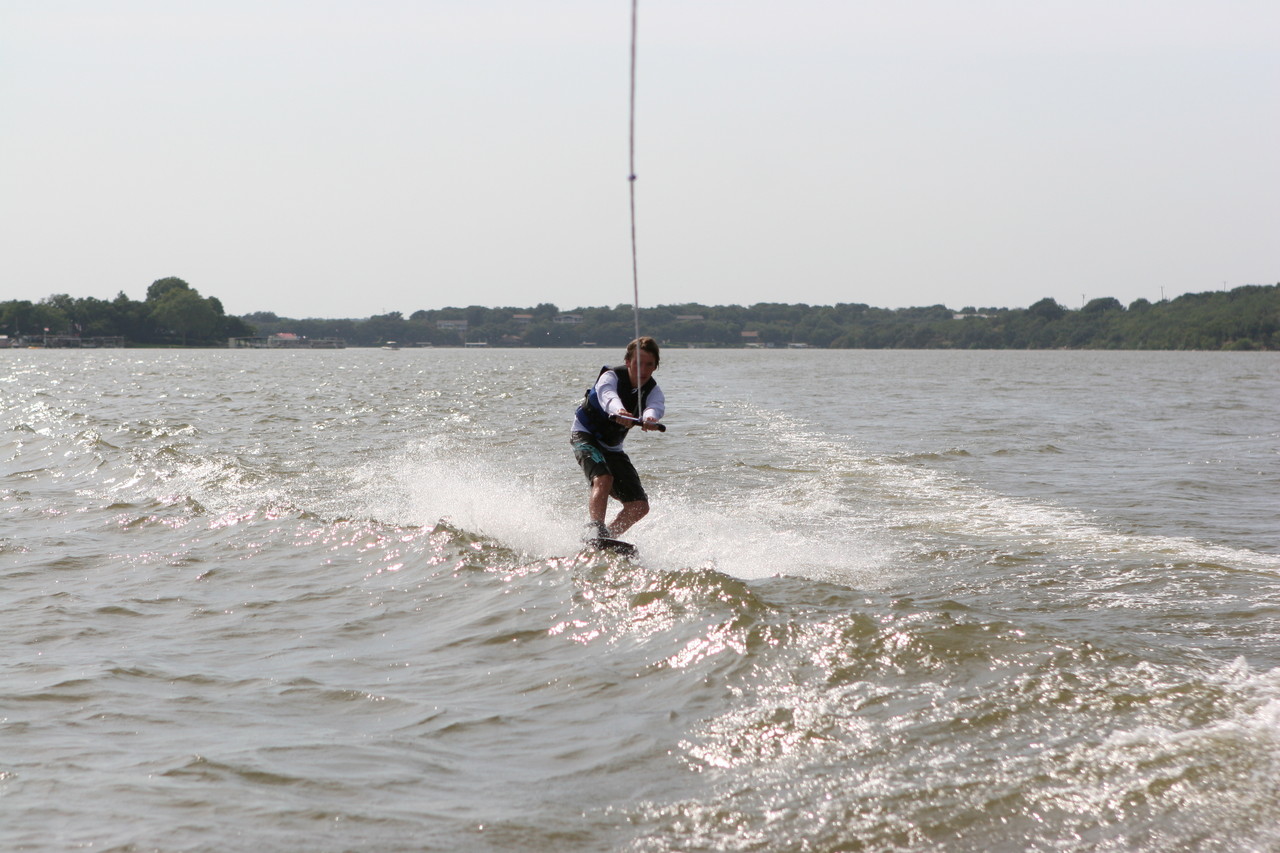 pictures/LakeHouse/wake/wakeboard1_0152.jpg
